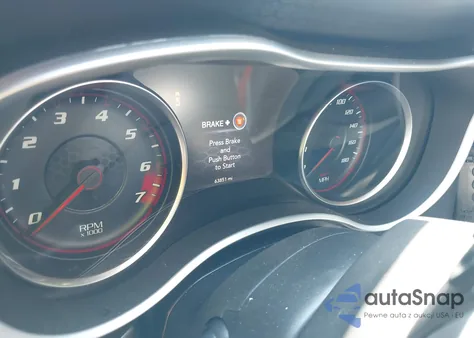 2015 Dodge Charger Srt 392 z USA, uszkodzony, nr VIN 2C3CDXEJ7FH770197